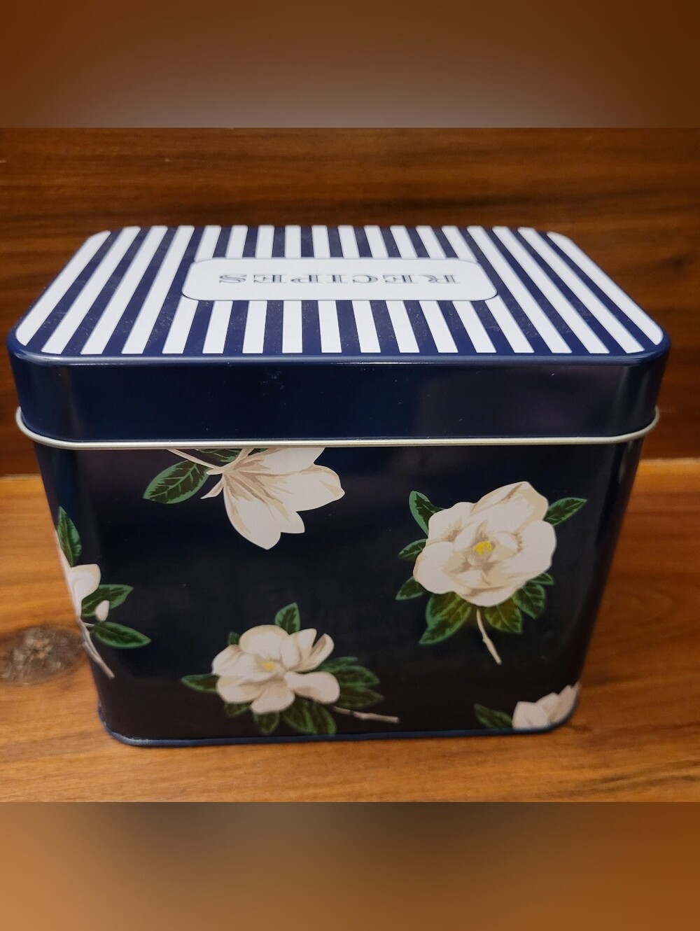 Draper James 2018 Navy Magnolia Flower Recipe Tin Box Set W/Unused Recipe Cards